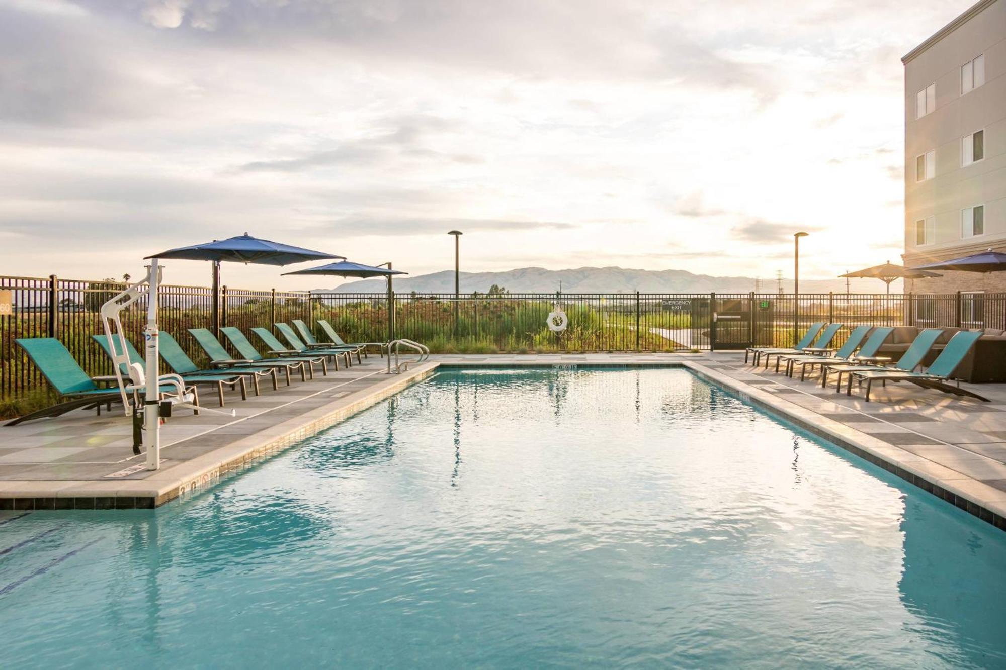 Fairfield Inn & Suites By Marriott San Jose North/Silicon Valley מראה חיצוני תמונה
